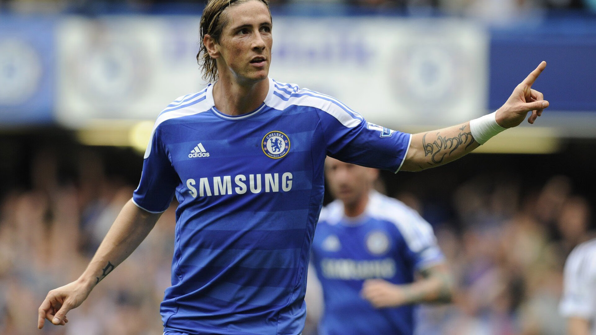 《英雄联盟》震撼新英雄“风暴使者”正式发布，粉丝期待迎来风雨新篇章